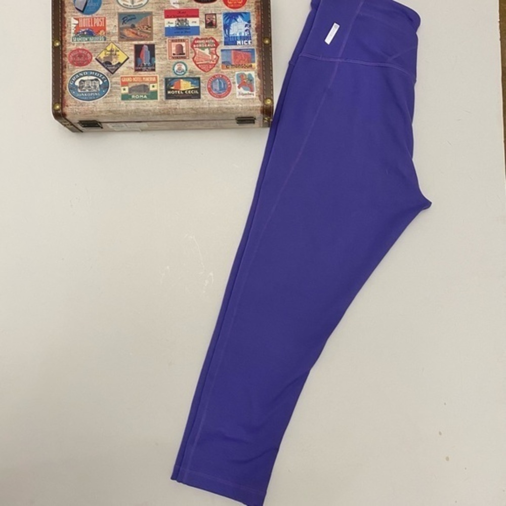 Zella purple knee length yoga pant, Sz. M
